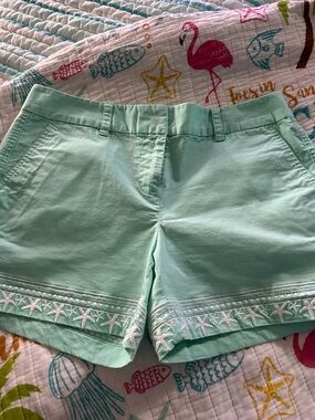 Vineyard Vines Mint Green star fish Embroidered Hem Bermuda Shorts